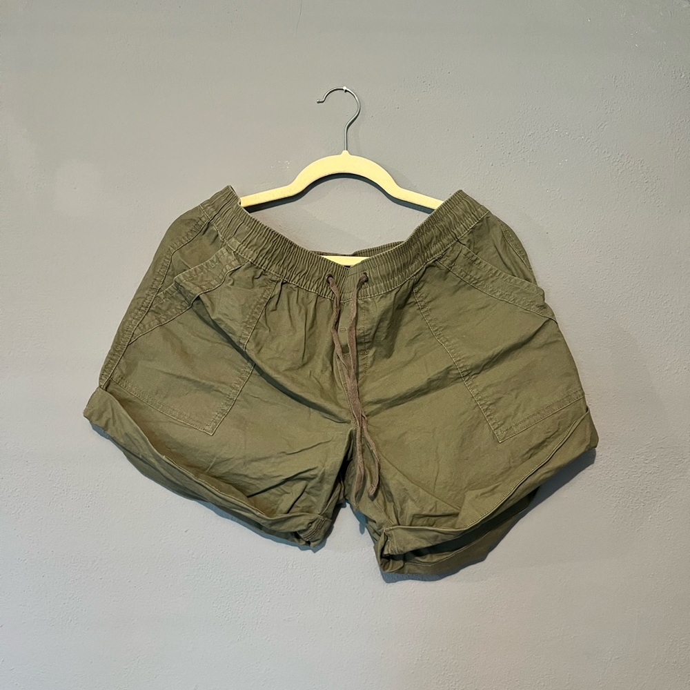 Natural Reflections Green Cargo Shorts Relaxed Fit